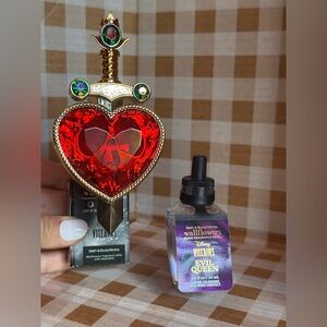 NWT B&BW Evil Queen Faceted Pierced Heart Wallflower Nightlight,Disney Villains